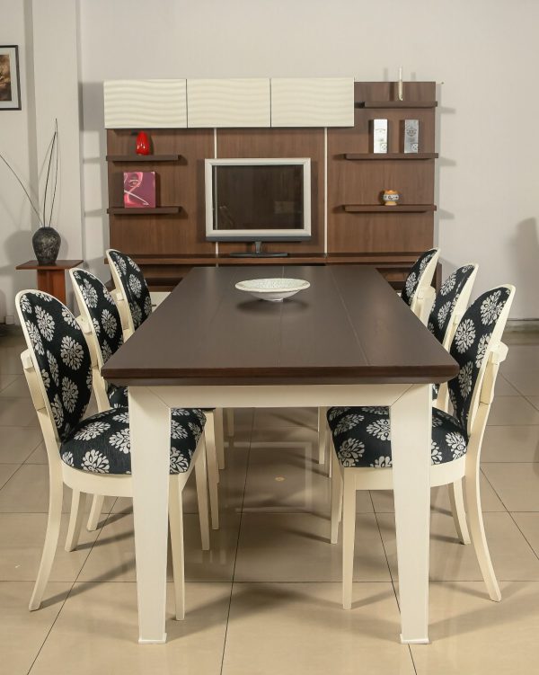 Combo Mesa Nazarena y Sillas Trevi - Elegancia y Estilo en un Conjunto Completo